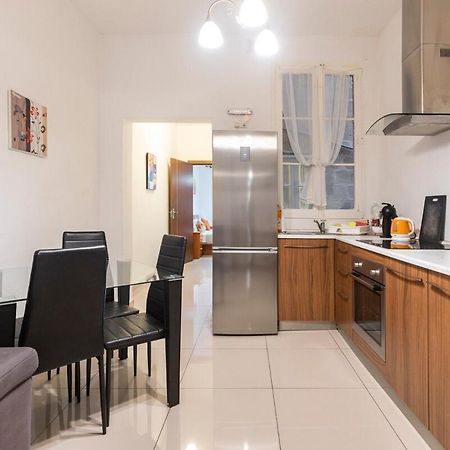 Superbly Located Cosy 2-Bedroom Apartment Valletta Exteriör bild