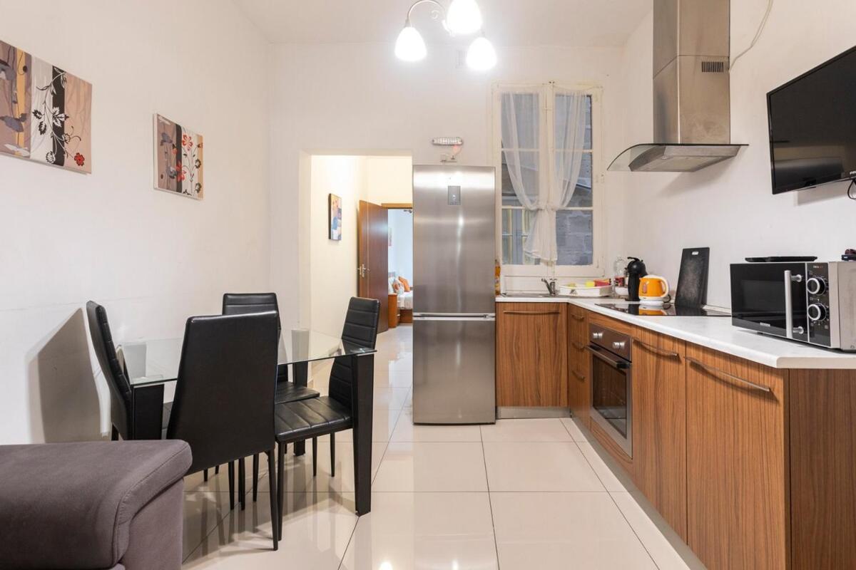 Superbly Located Cosy 2-Bedroom Apartment Valletta Exteriör bild
